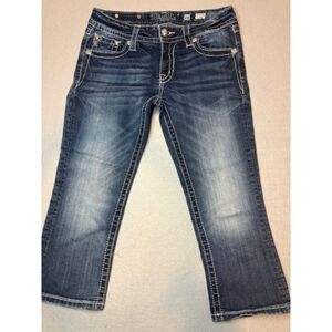 Miss Me Signature Capri Women's 28 Embellished Pockets Stretch Comfort